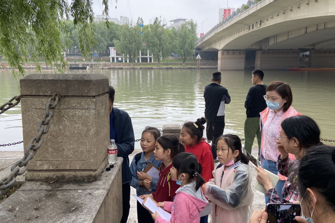 Children at a Project Based Learning Class of Global Climate Justice