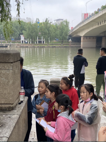 Children at a Project Based Learning Class of Global Climate Justice